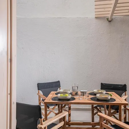 Appartamento Beachfront Salty Sea Luxury 2 *
