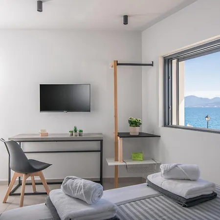 Beachfront Salty Sea Luxury 2 Appartamento Agios Nikolaos