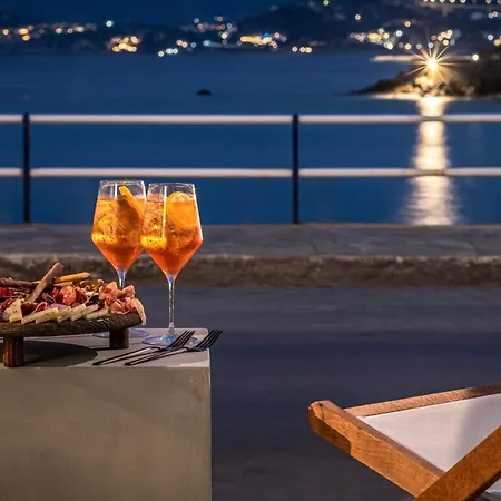 Beachfront Salty Sea Luxury 2 Apartment *